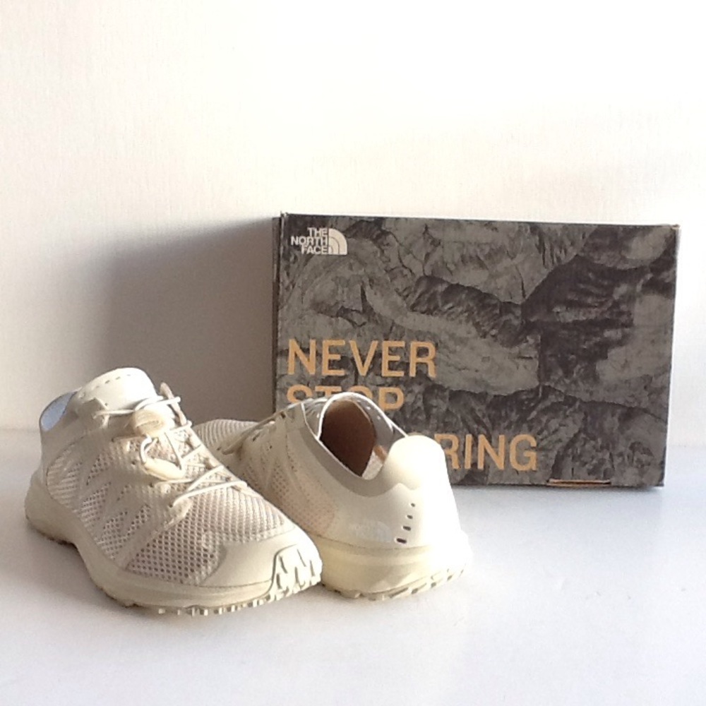 The North Face Litewave Flow Lace Sneakers Hiking-Lt NIB Made in Vietnam